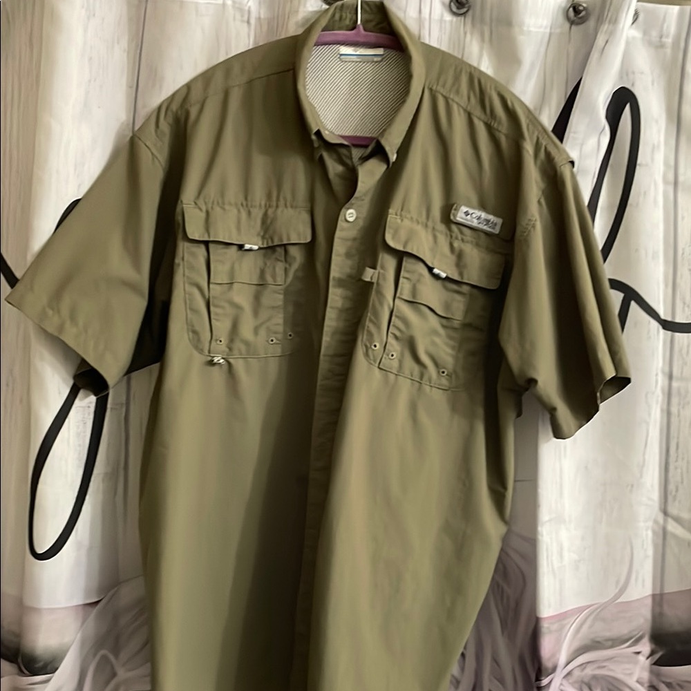 Columbia Olive green Button-Up Shirt